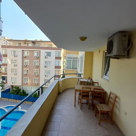 Enjoy With Apollo In 阿拉尼亚